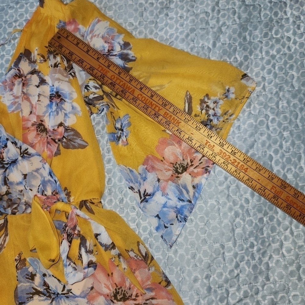 Baileyblue Floral Romper Size L. - Picture 4 of 9